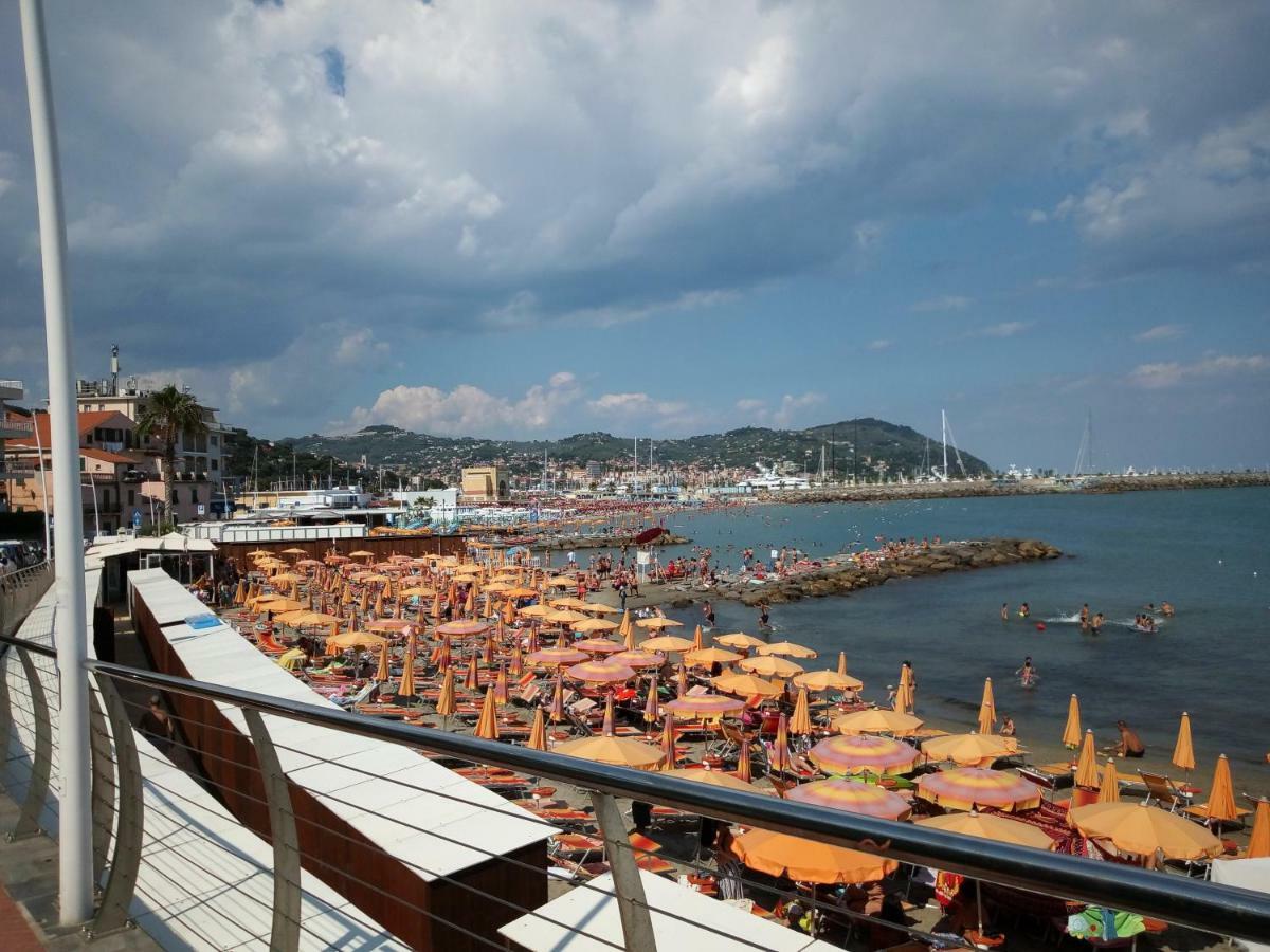 St George Villa Imperia Kültér fotó